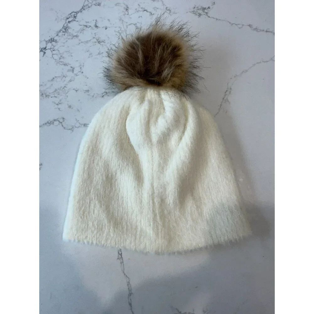 NWT Northeast Outfitters Neo Cozy Cabin Brushed Rib Fur Pom Beanie Cream